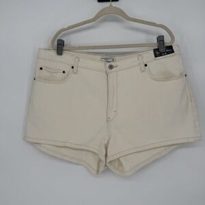 Abercrombie & Fitch Sz 35/20 The Mom Short Ivory High Rise Curve Love 2.5 Inseam